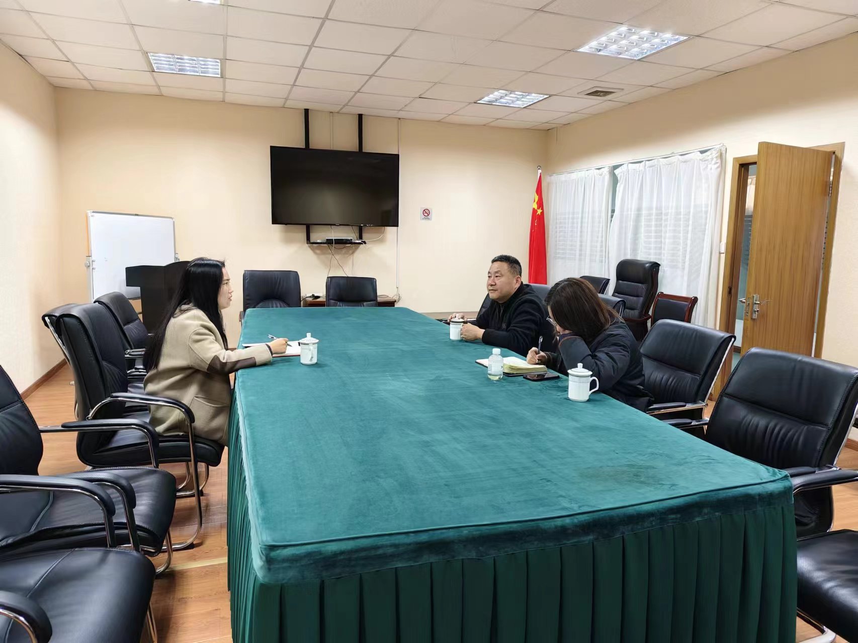 上塘街道總工會(huì)對(duì)建華市場(chǎng)開展走訪調(diào)研